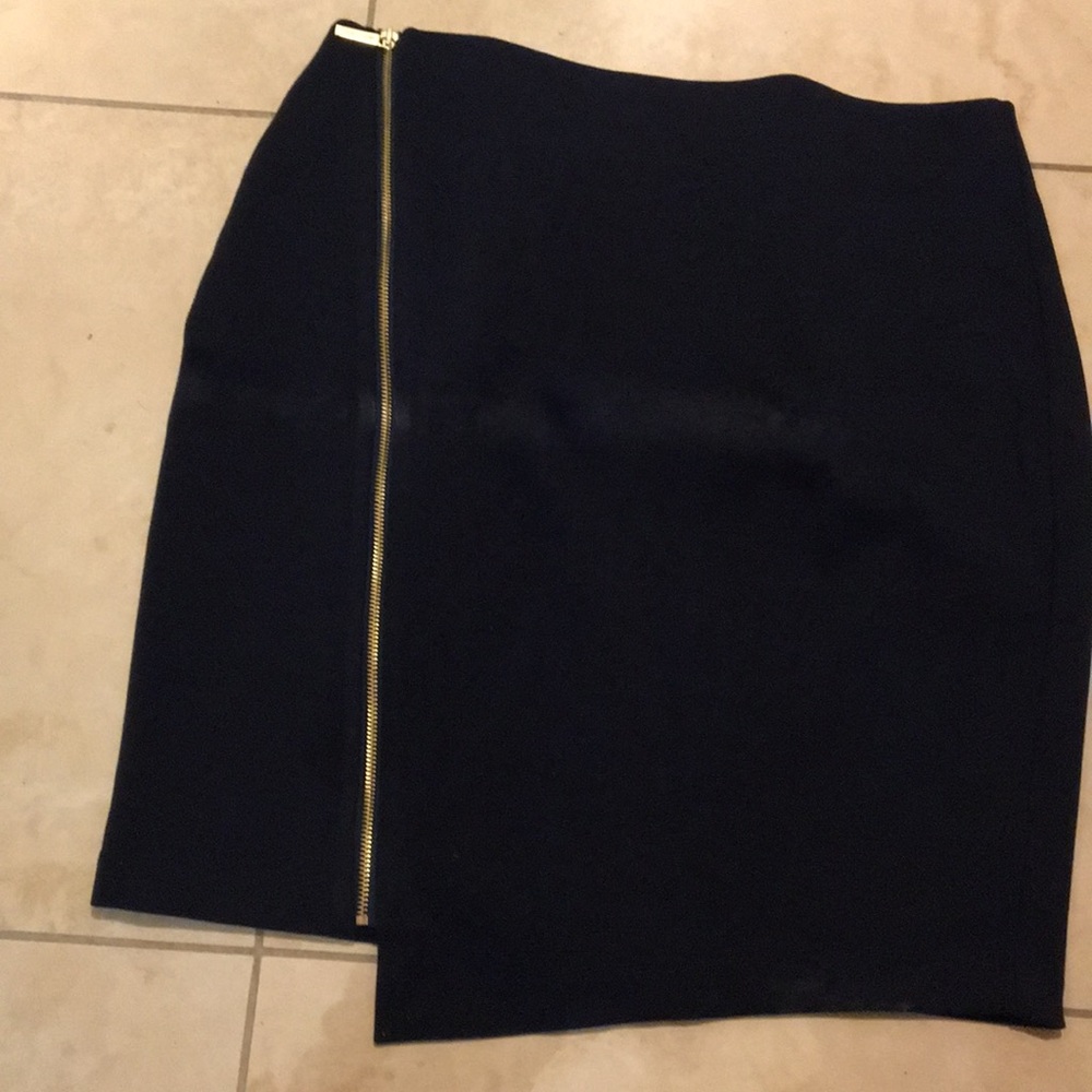 Michael Kors skirt for pretty legs